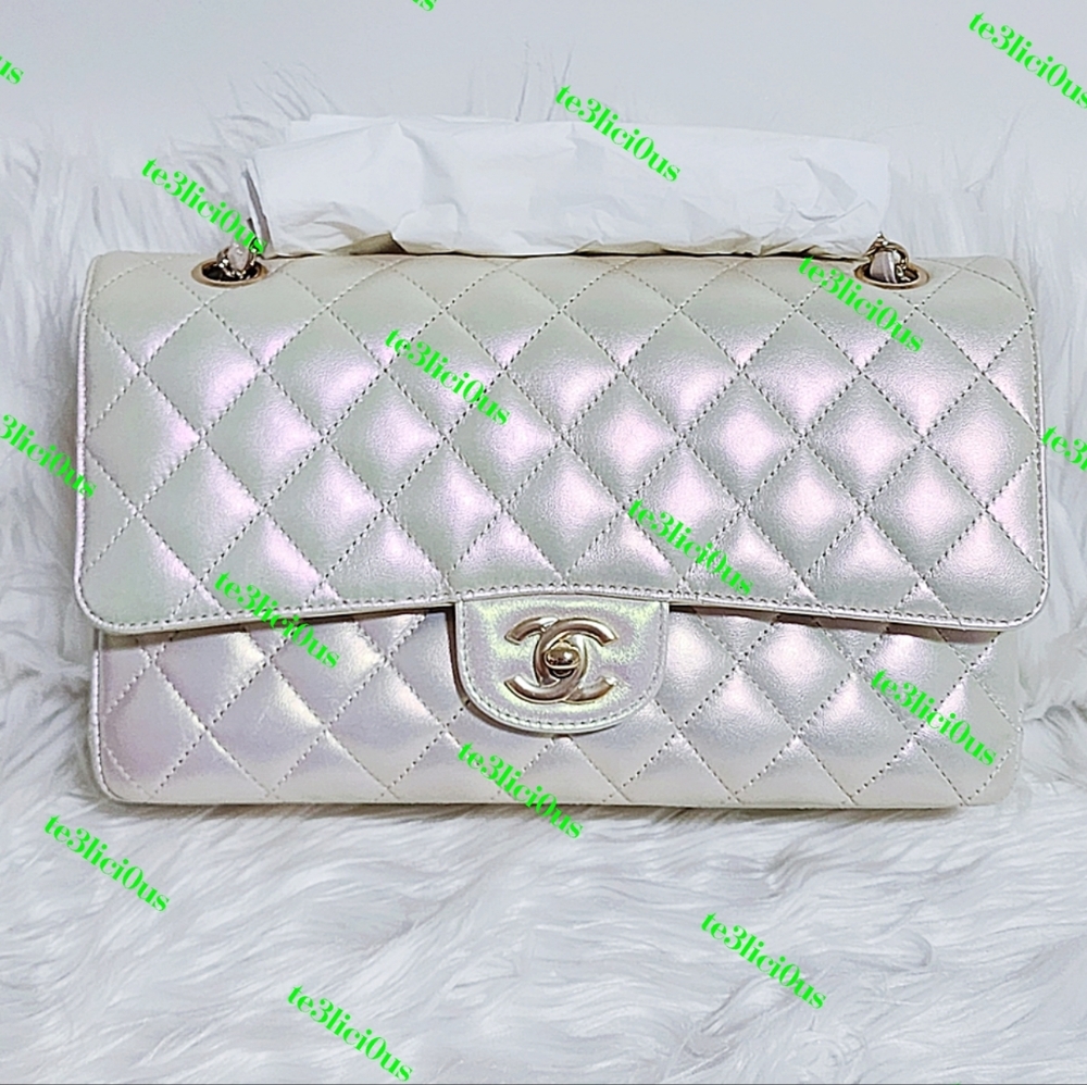 CHANEL 20B IRIDESCENT IVORY LAMBSKIN MEDIUM CLASSIC FLAP